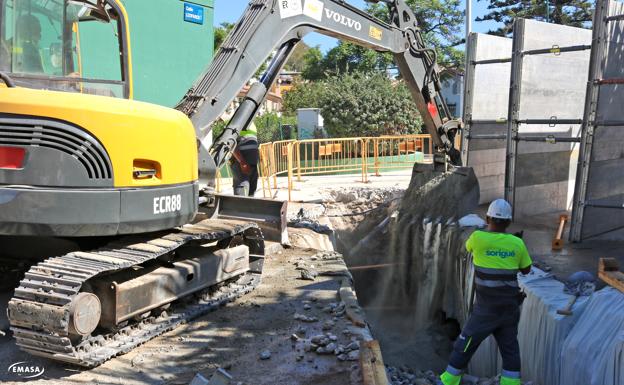 Emasa realiza una obra para separar las aguas de lluvia en el Palo y canalizarlas al arroyo Galica