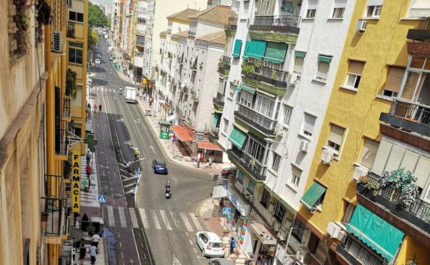 Hay zonas de Málaga en las que resulta «complicado» reciclar