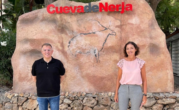 La ministra de Turismo respalda a la Cueva de Nerja con una visita privada a la gruta