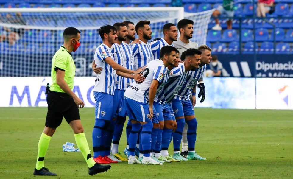 Ocho fichajes, pero una vieja espina dorsal en el Málaga
