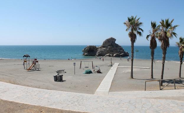 Peñón del Cuervo, una cala con historia más allá de El Palo