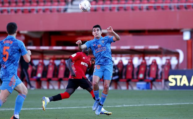 El Málaga reestructura el lateral derecho con la llegada de Víctor Gómez