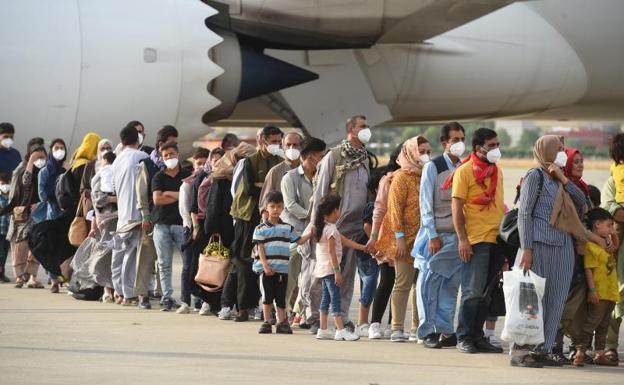 España redobla su esfuerzo para evacuar a los colaboradores afganos en una semana