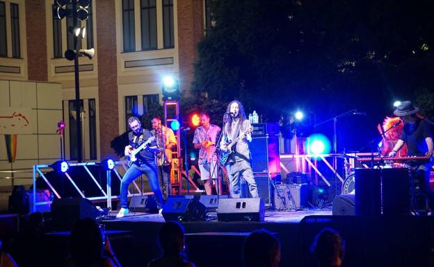 La música pop y rock inunda Tabacalera en el primer encuentro del Brisa Festival