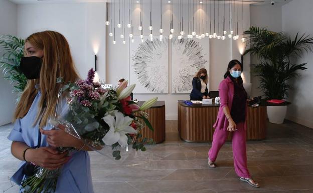 Abre el hotel Soho Boutique Equitativa: la recuperación de un edificio emblemático con una de las mejores vistas