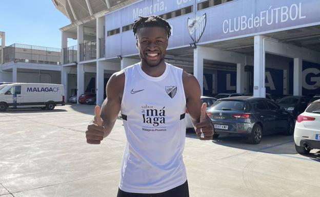 El Málaga presenta a 'La Pantera' Sekou, un portento físico para el ataque