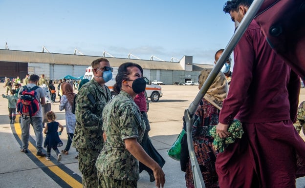 Andalucía acoge a 108 refugiados afganos provenientes de las instalaciones de Torrejón