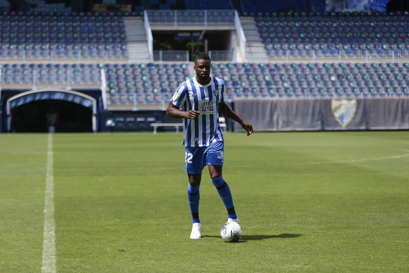 En imágenes: Así fue la presentación de los fichajes del Málaga Sekou, Antoñín y Víctor Gómez