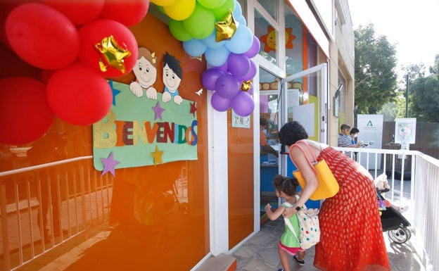Los pequeños llegan a las guarderías en un ambiente más relajado y con la ilusión del nuevo curso