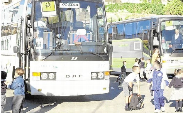 Alertan de que unas 30 rutas de transporte escolar tienen problemas para encontrar operadores
