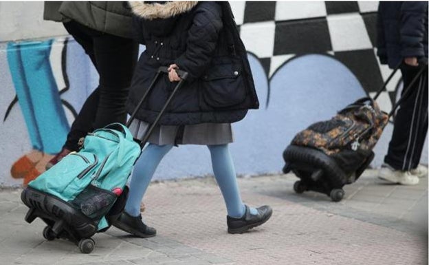 Carrefour y Cruz Roja recogerán material escolar para niños sin recursos