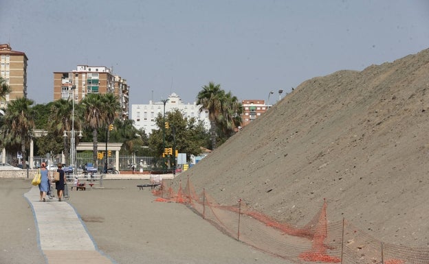 El Puerto de Málaga culminará este otoño la regeneración de la playa de Huelin