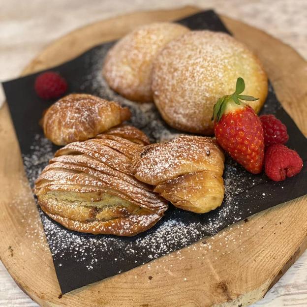 Tiendas, pastelerías y otros