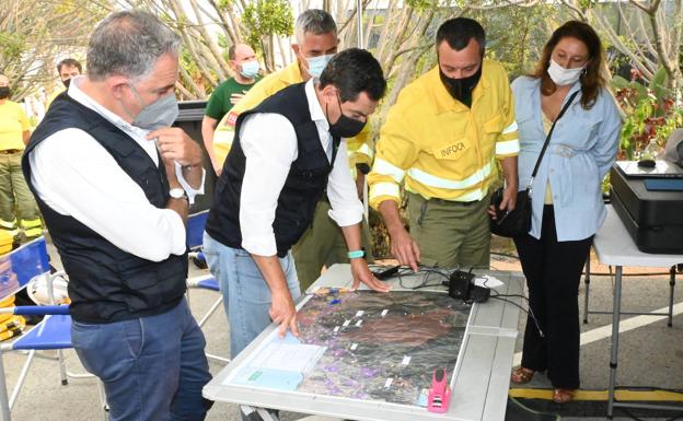 El presidente de la Junta confirma que ya hay cinco mil héctareas quemadas en un perímetro de 41 kilómetros