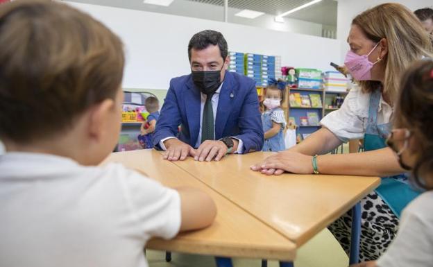 Juanma Moreno: «Es el segundo curso que empezamos con pandemia; estamos todos hasta el gorro del Covid»