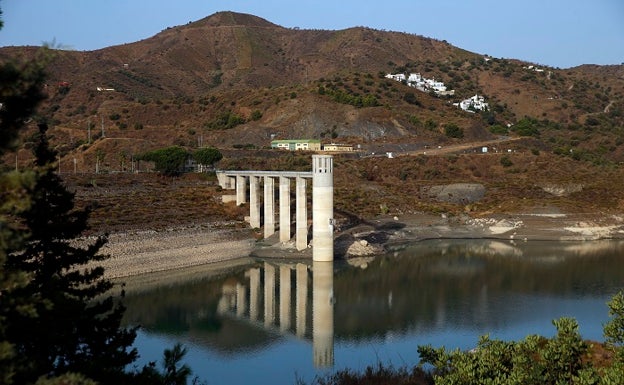 El pantano de La Viñuela está en un 23,2% y presenta el nivel más bajo de agua desde 2008