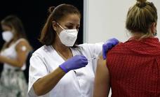 Cae el ritmo de vacunación por debajo de las 40.000 dosis semanales: la Junta busca ahora a los más reticentes