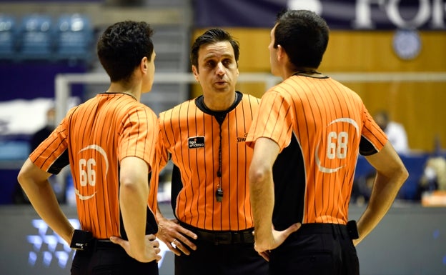 El Unicaja-Obradoiro de la primera jornada de la Liga Endesa ya tiene árbitros