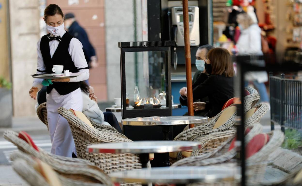 Málaga, líder nacional en la contratación de hostelería este verano