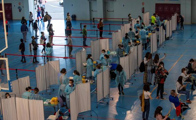 Especial vigilancia en Andalucía ante la variable Mu del coronavirus, «más contagiosa y que sortea mejor los anticuerpos»