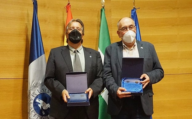 Carlos Camacho y Javier López reciben el premio Carlomagno por sus aportaciones a la sociedad