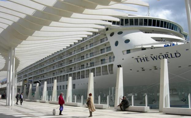 'The World', el exclusivo crucero de los millonarios, llega este lunes al puerto de Málaga