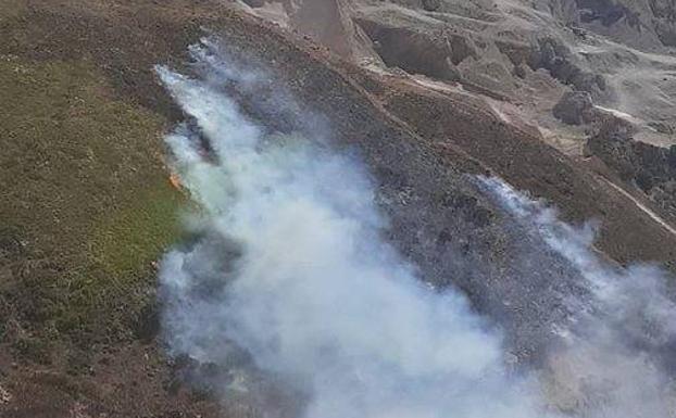 Controlado un incendio forestal declarado en Cañete la Real