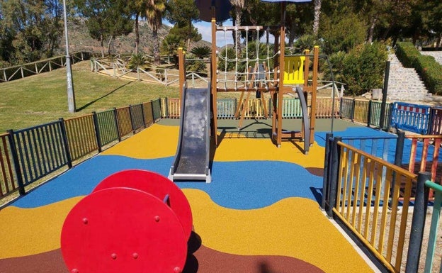 Rincón de la Victoria acomete un plan de mejoras en los parques infantiles