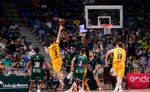 El Unicaja paga con la derrota ante el Gran Canaria su mala gestión de los últimos minutos