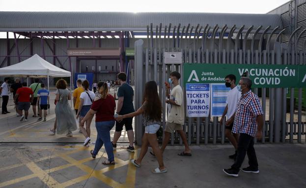 Un tercio de los andaluces sin vacunar vive en Málaga