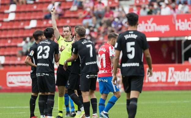 El Málaga se queda cerca del milagro en Gijón