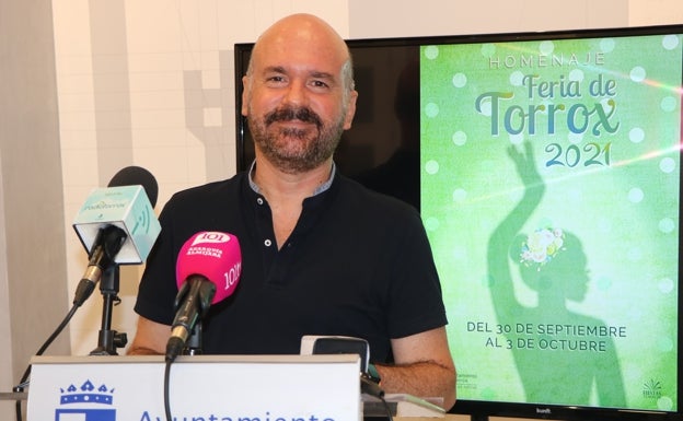 Requiebros, Sergio Contreras y el humorista José Luis Calero actuarán en la Feria de Torrox este fin de semana