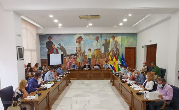 El pleno de Rincón de la Victoria aprueba por unanimidad la cesión del terreno para un nuevo parque de Bomberos