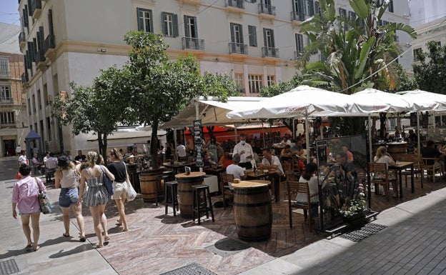 Las terrazas tendrán que reducir su superficie cuando Málaga pase al nivel 0