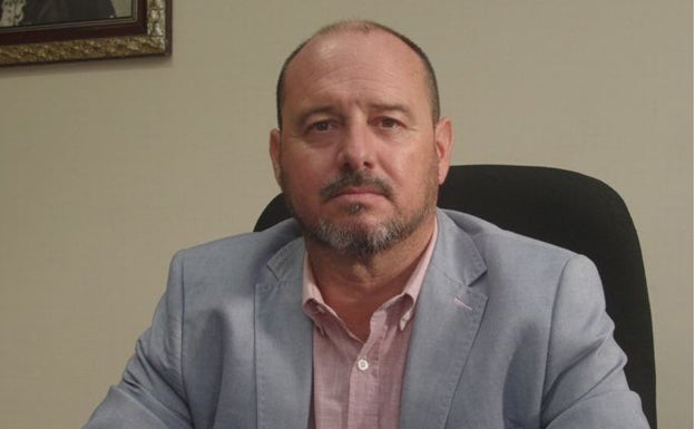 Javier Martín: «La Cofradía del Rocío no pone ningún problema a la mujer de trono si cumple la normativa»