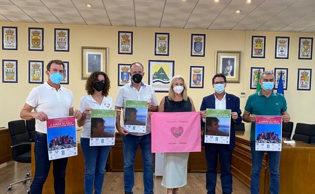 Subida al Pico del Cielo de Nerja para visibilizar la lucha contra el cáncer de mama