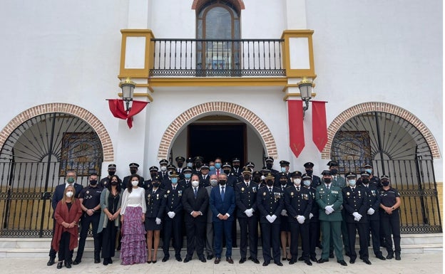 Rincón de la Victoria reconoce a tres servicios policiales en la festividad de su patrón