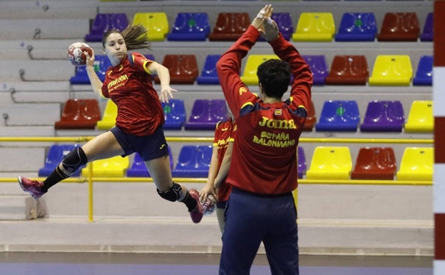 Las 'guerreras' ya se entrenan en Antequera