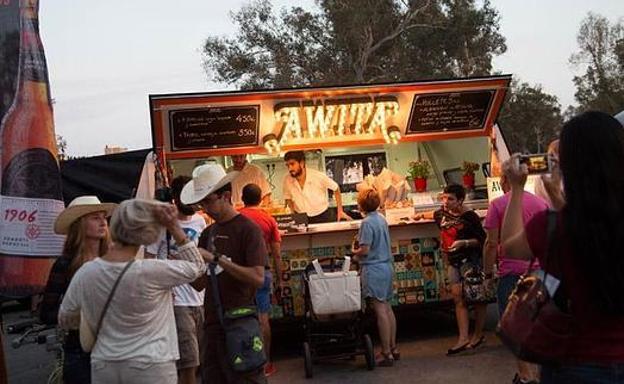 Rincón de la Victoria celebra la 'FoodTrucks Xperience' con nueve propuestas gastronómicas