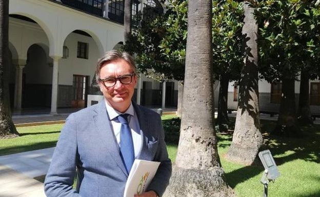 Vox se ve más cerca de Casado que de Juanma Moreno