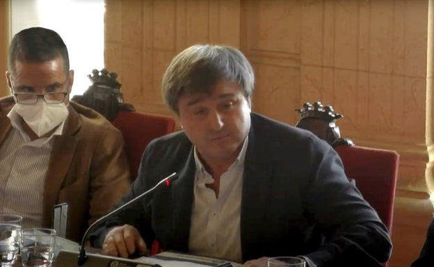 Las lágrimas del edil Avelino Barrionuevo en una moción contra ETA: «Sé lo que es vivir el terror»