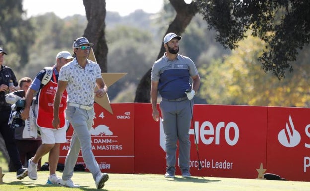 Rahm se queda sin margen de error en el Estrella Damm Andalucía Masters en un gran día de Cabrera Bello