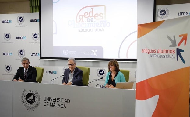 Antiguos alumnos de la UMA estrechan lazos con la sociedad a través de un ciclo de conferencias