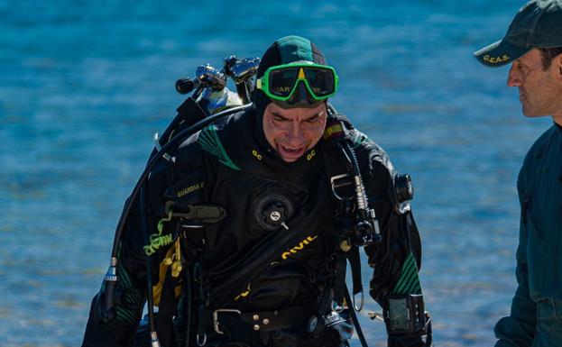 La Guardia Civil peina 5.000 metros cuadrados del embalse de Huesca sin hallar rastro del sargento malagueño