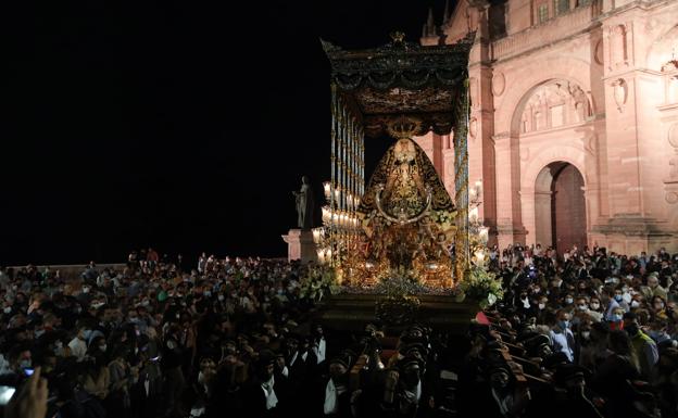 Procesión por los 400 años de la Cofradía del Socorro en Antequera