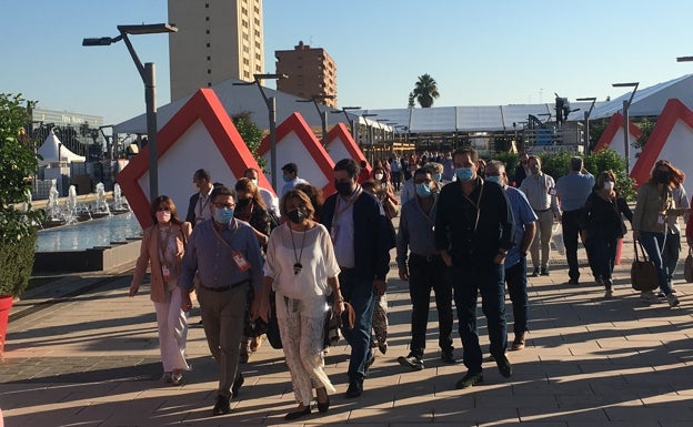 Susana Díaz acude al congreso del PSOE a «arrimar el hombro» para certificar la unidad interna