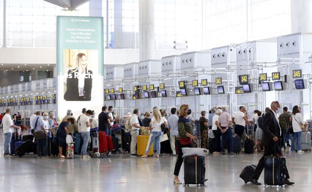 Las aerolíneas programan tres millones de plazas para volar a la Costa del Sol