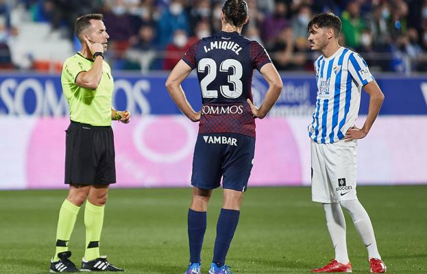 La nueva norma valida el gol del Málaga en Huesca