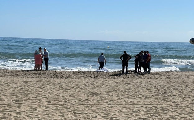 Muere un hombre de 59 años ahogado en una playa de Fuengirola