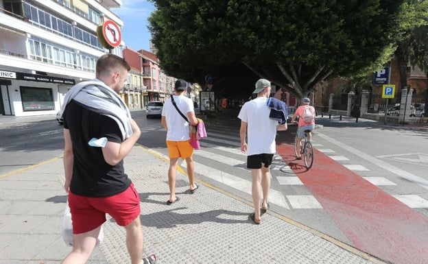 El terral sube el termómetro en Málaga hasta los 30 grados